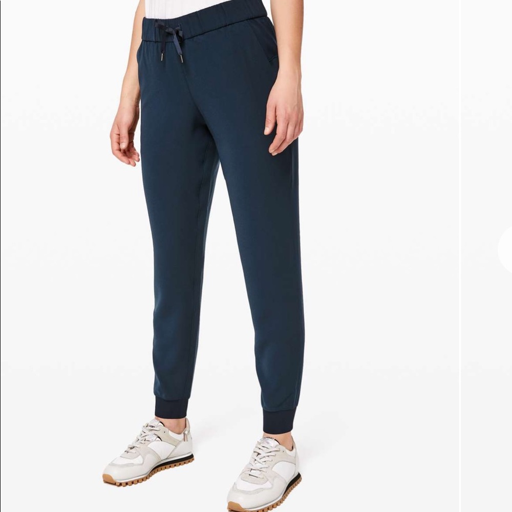 Lululemon On the Fly Jogger Woven